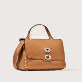 BORSA POSTINA® SMALL IN PELLE MARTELLATA BROWN AMARETTO - Borse a Spalla | Zanellato