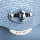 BORSA POCHETTE LETTERA SMALL IN PELLE MARTELLATA BLUE PELLESTRINA - blue pellestrina | Zanellato